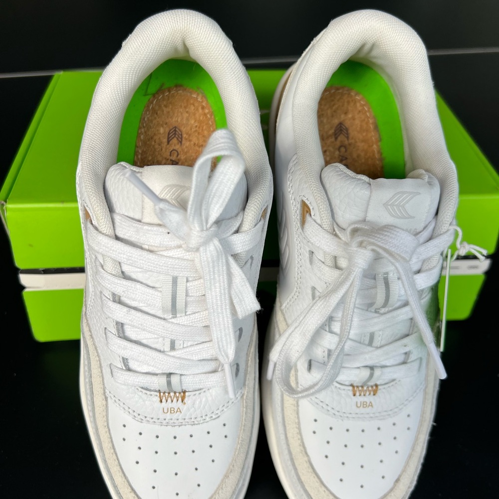 Cariuma Uba Sneakers